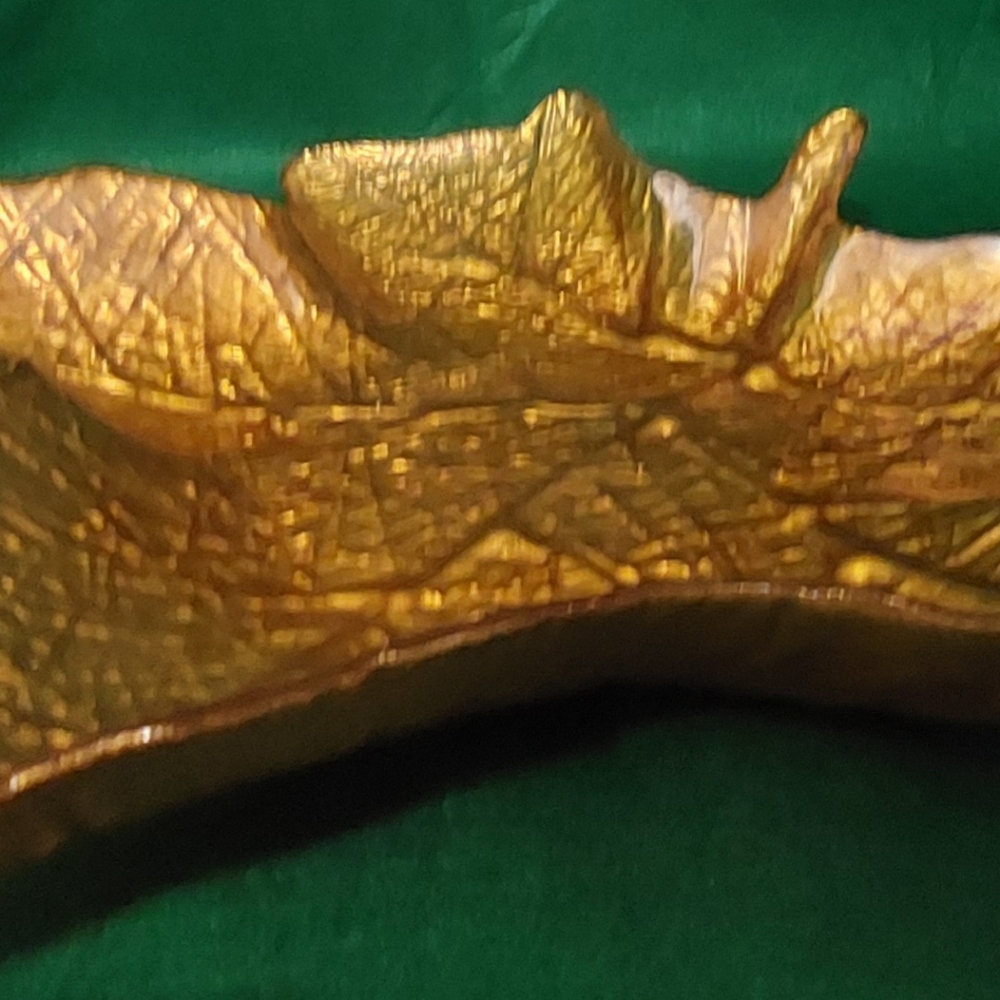 VTG LRG GOLD LEAF ACCENT PLATE